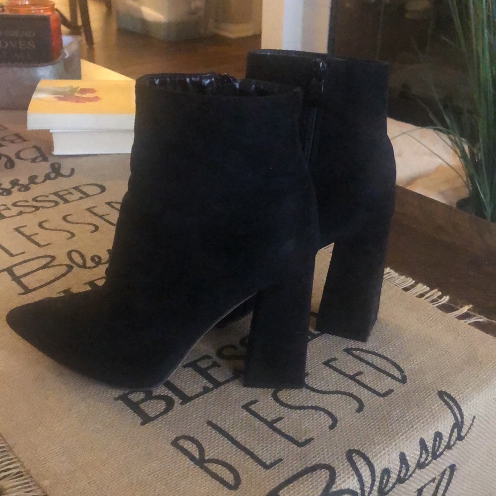 Women’s black chunky heel ankle boot